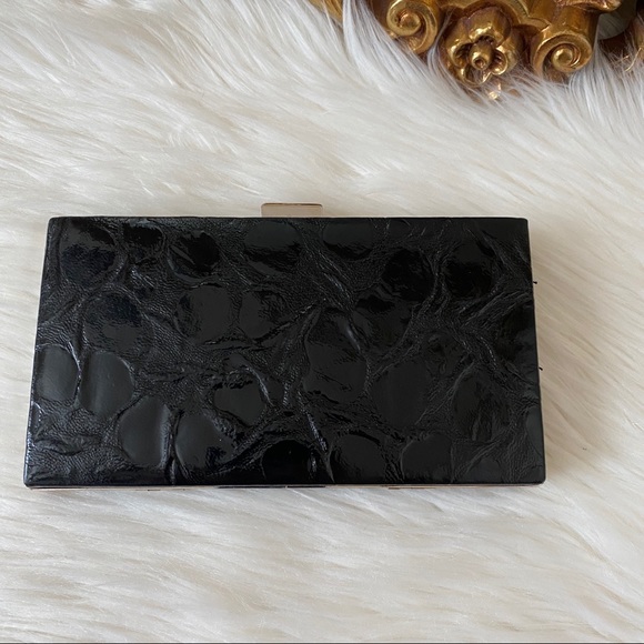 Miche Wallett with Chain - Picture 2 of 11